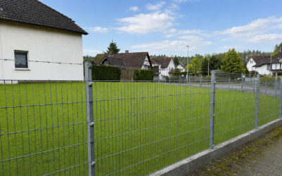 Stacheldraht am Zaun: Erlaubt oder verboten?
